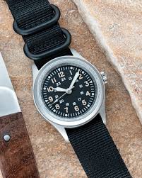 Montre militaire de terrain vintage